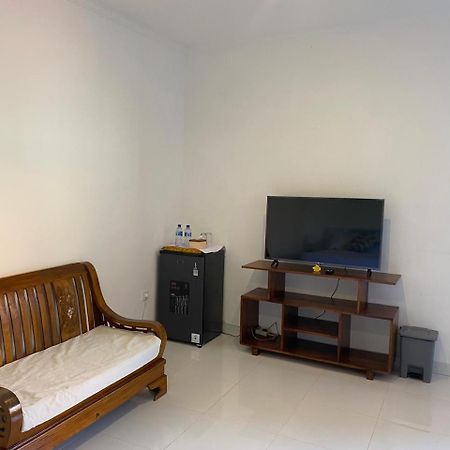 Manis Guest House Семиняк Екстериор снимка