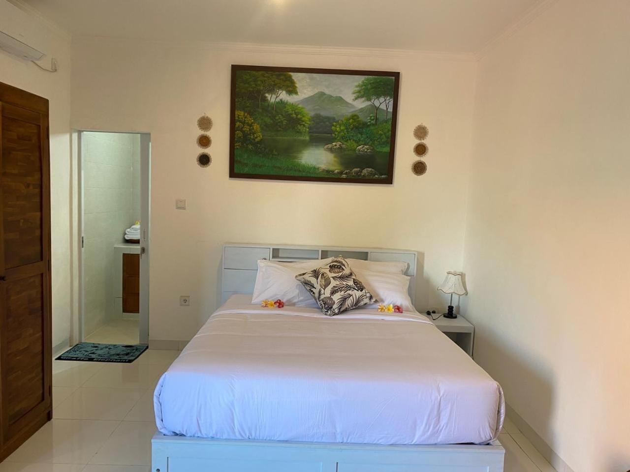Manis Guest House Семиняк Екстериор снимка