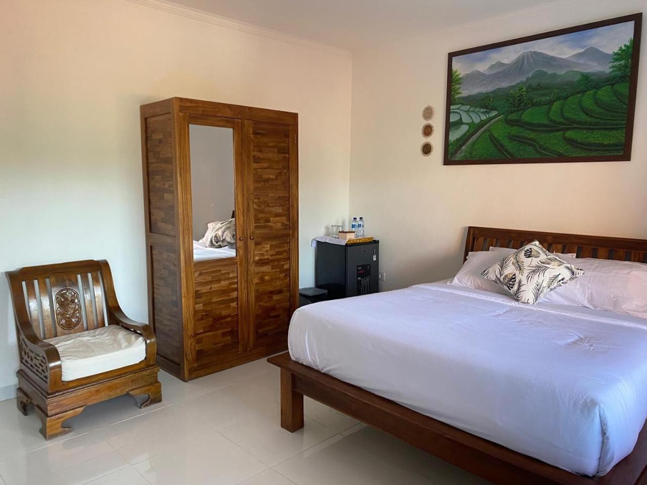 Manis Guest House Семиняк Екстериор снимка