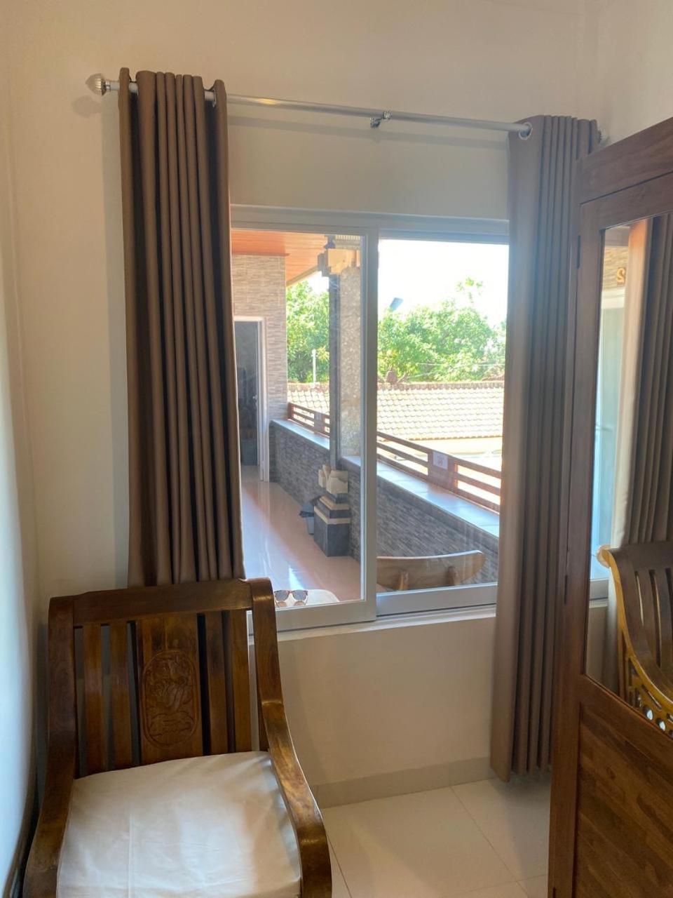 Manis Guest House Семиняк Екстериор снимка